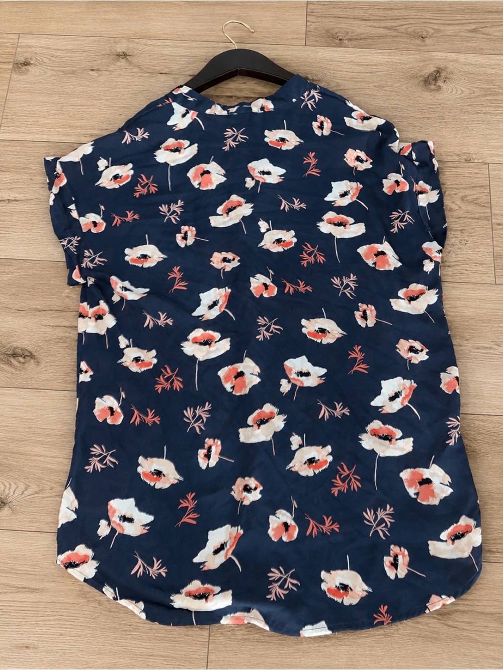 Women’s Casual Blouse - Picture 2 of 3